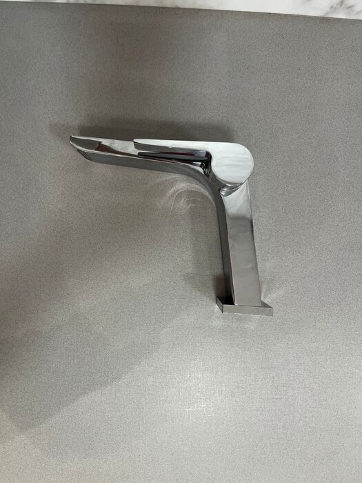 Torneira Monocomando de Mesa bica baixa Linear - Cromada